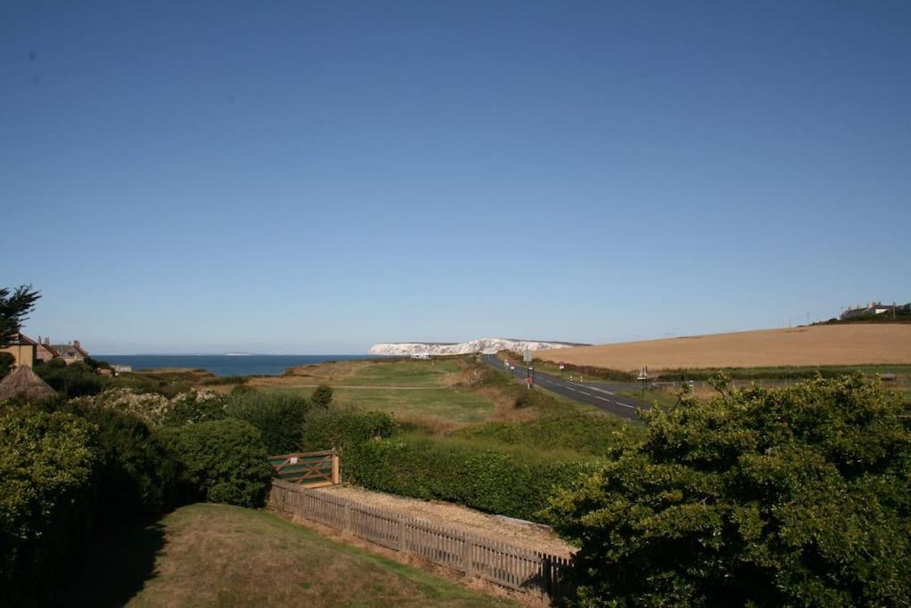 Greystone Cottage - Sea Views, Short Stroll To A Beautiful Sandy Beach Brook  Kültér fotó