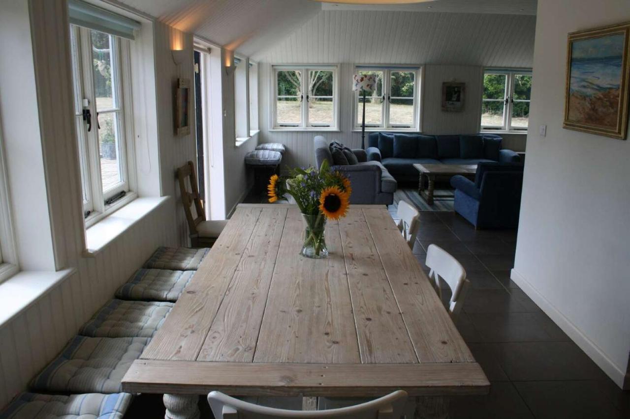 Greystone Cottage - Sea Views, Short Stroll To A Beautiful Sandy Beach Brook  Kültér fotó