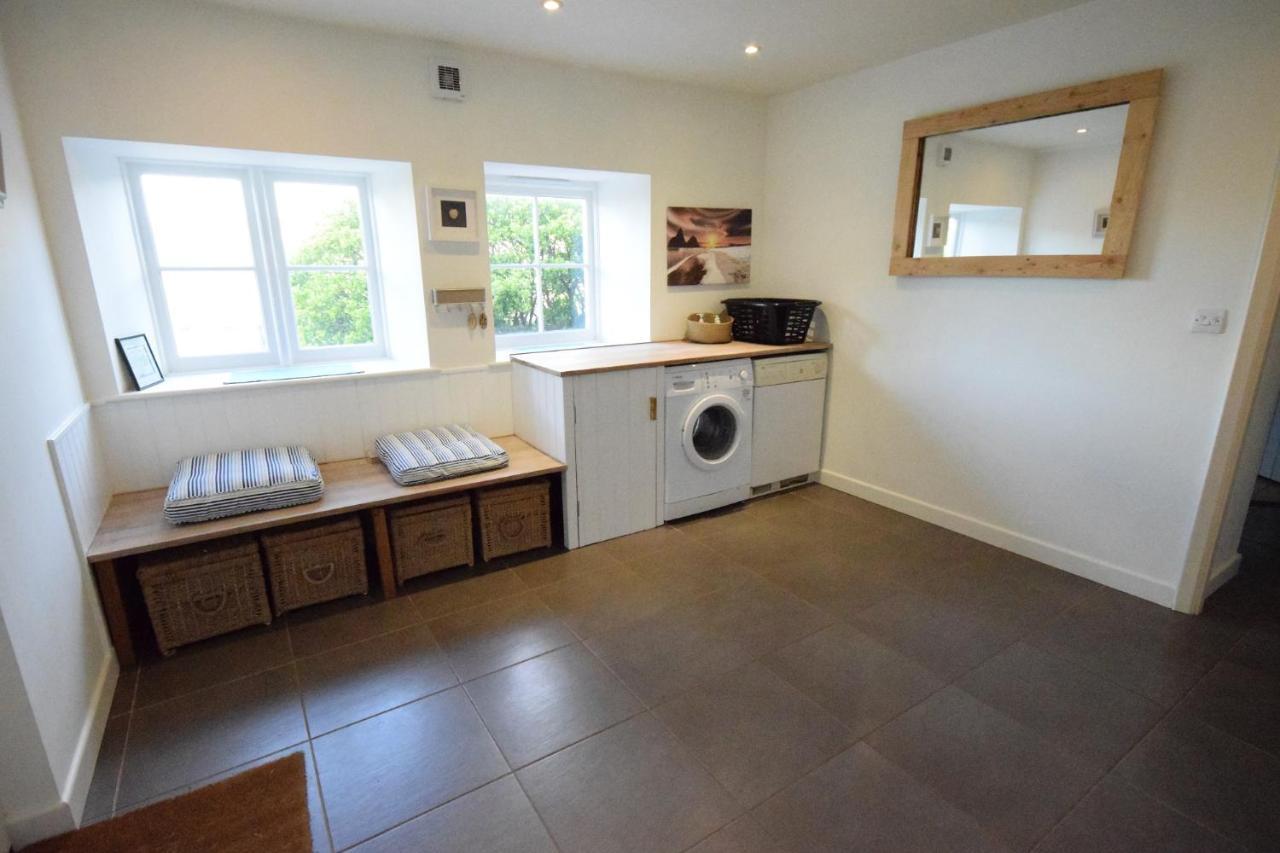 Greystone Cottage - Sea Views, Short Stroll To A Beautiful Sandy Beach Brook  Kültér fotó